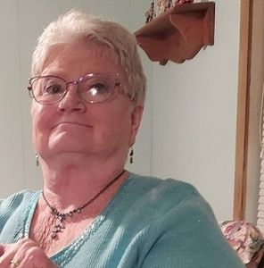 Meet your Posher, Cynthia